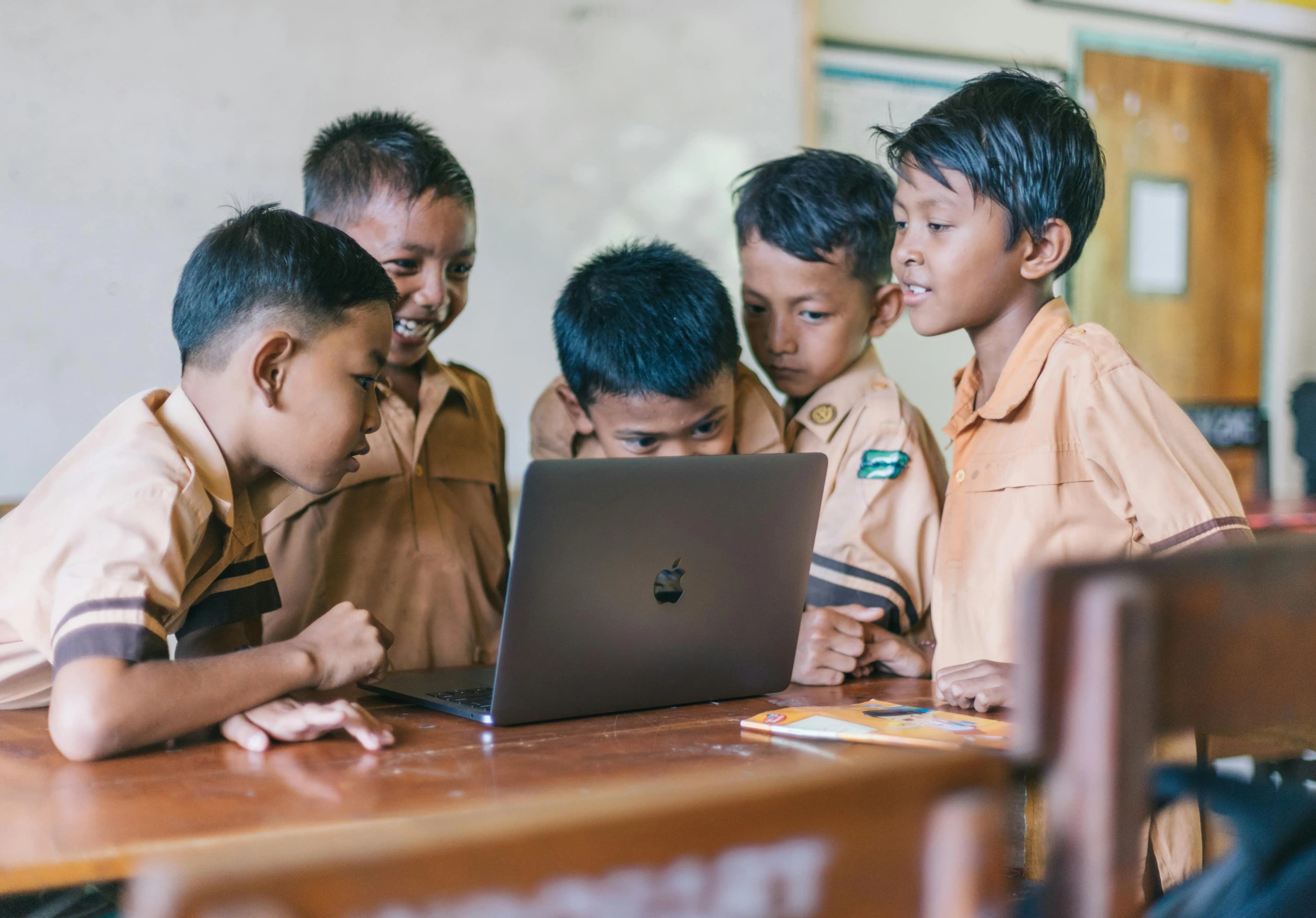 Mobile Learning and E-Learning Solutions for Schools